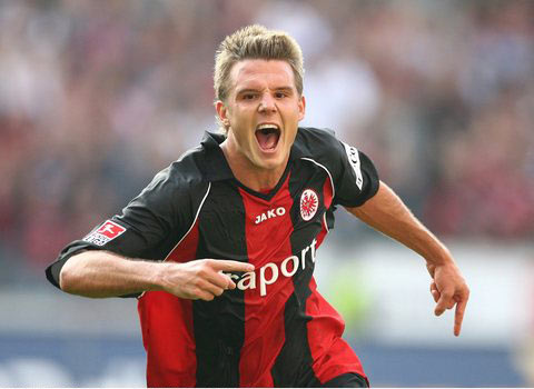 登贝莱是, 队友一起闯 登贝莱是, 队友一起闯