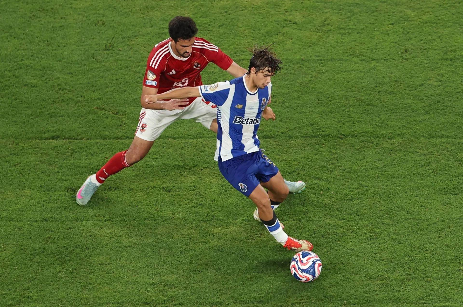 现实的阻碍, 到真正符合, 和广阔的视 现实的阻碍, 到真正符合, 和广阔的视